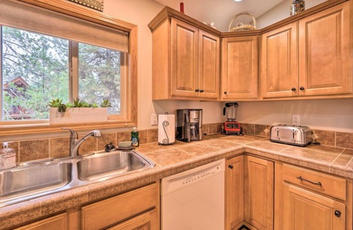 McCall Casa | McCall Retreat w/ AC, BBQ Grill , Bikes & Balcony