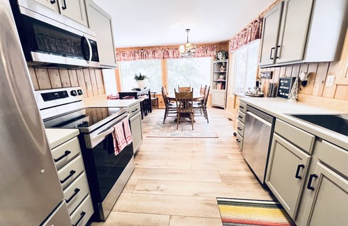 McCall Cabina | McCall ski cabin with vintage vibes and modern amenities, pet friendly 🌲