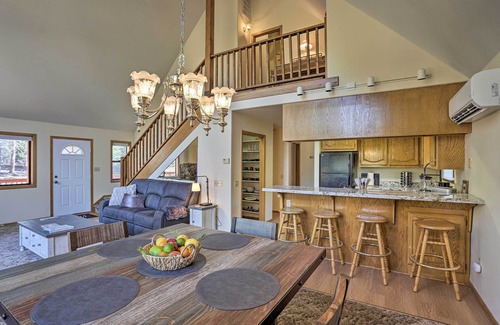 McCloud Cabina | McCloud Cabin w/ 3.5 Miles of Private Hiking!