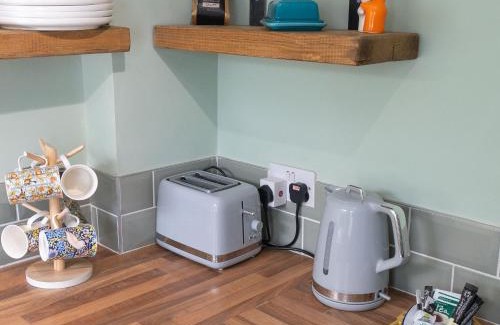 Broadstairs Casa | McEnroe Cottage - Heart of Town - Beach