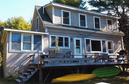 Boothbay Harbor Cabaña | McFarland's Pond Cottage - Waterfront - West Harbor Pond!