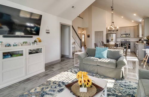 McGaheysville Casa | McGaheysville Townhome w/ Mountain Views!