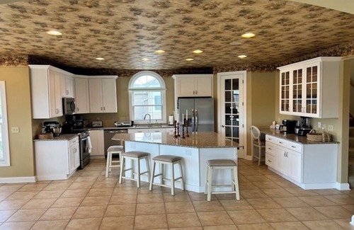 Buford Casa | McKeever Mansion-9,000 sq ft. Perfect for corporate, families, or special events