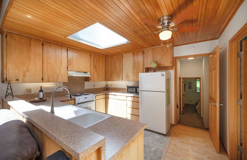 Blue River Casa | McKenzie Bridge River's Edge Retreat, a cozy cabin on over two acres