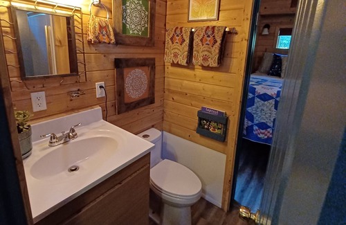 McKenzie Bridge Cabina | Mckenzie Riverfront Tiny Cabin near Hoodoo, Hotsprings & Loloma!