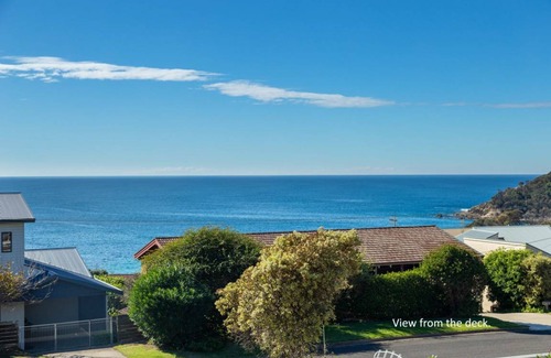 Malua Bay Casa | McKenzies Clifftop on Illabunda Drive