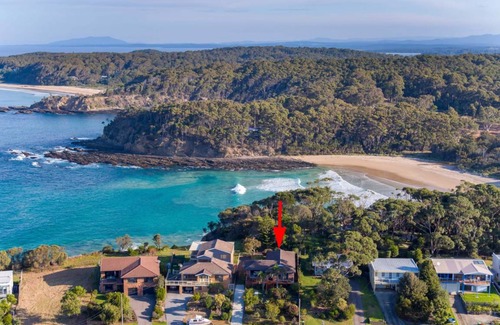 Malua Bay Casa | McKenzies Clifftop on Illabunda Drive