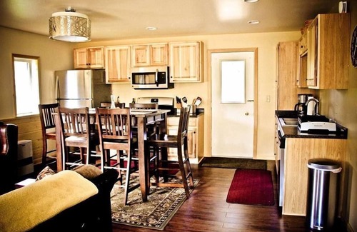 McKinley Park Cabina | McKinley Creekside Cabins