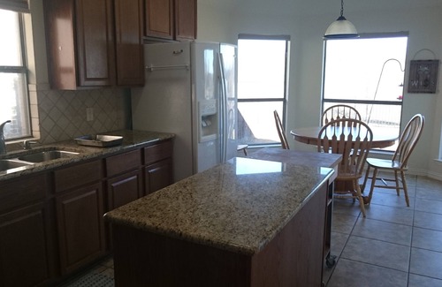 McKinney Casa | McKinney Oaks - Completamente amueblado más de 30 días