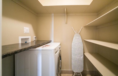 Jasper Place Apartamento | McKinnon Pointe #302