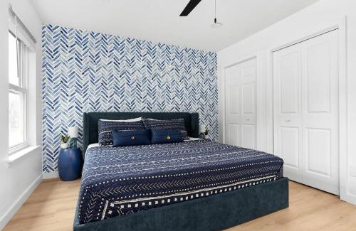 South Lamar Casa | MCM Condo Near Downtown SoCo Pet Friendly