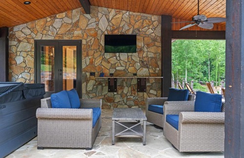 Mooresville Casa | McNaron Escape