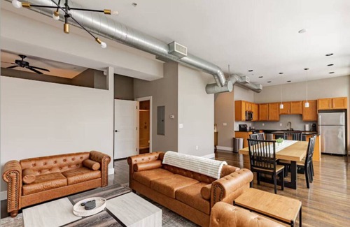 Wholesale District Apartamento | McOuat Place 7A - Luxury 1 Bed Downtown Indy Apartment Prime Location