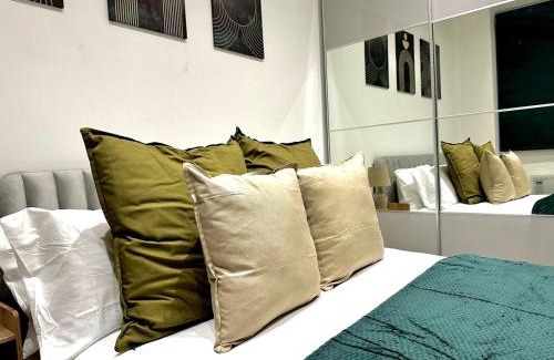 Manchester City Centre Apartamento | MCR City Centre Stylish 2BR w FREE Parking