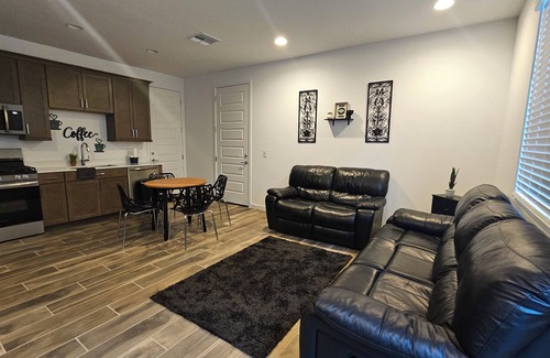 Goodyear Apartamento | Mdern 1 Bedroom apartment perfect for Spring Training season,Nascar races events