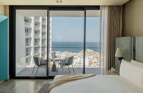 Paceville Hotel | ME Malta by Meliá
