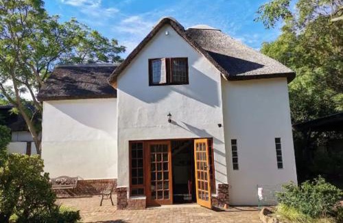 Pinelands Casa | Mead, Pinelands