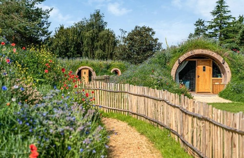 Radstock Cabaña | Meadow and Nest Burrow