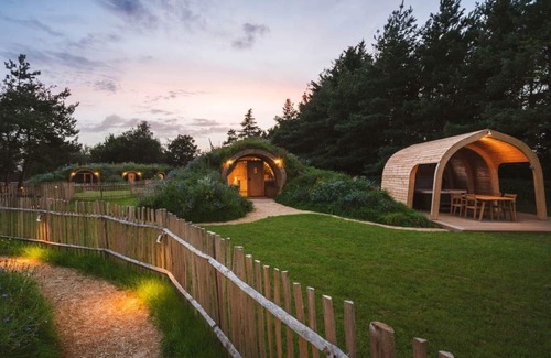 Radstock Cabaña | Meadow and Nest Burrow