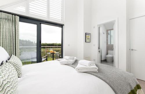 Holworth Casa | Meadow Hare SV06 Silverlake Dorset