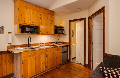 Montebello Cabina | Meadow Mountain Cabin at Love Ridge Mountain Lodging