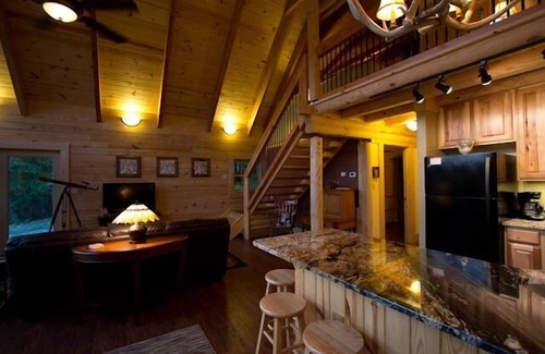 Lexington Cabina | Meadow View Chalet, un nuevo registro de lujo casa cerca de Lexington VA.