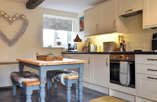 Pickering Cabaña | Meadow View Cottage - UK33302
