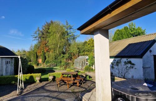 Blackwater Casa | Meadow view