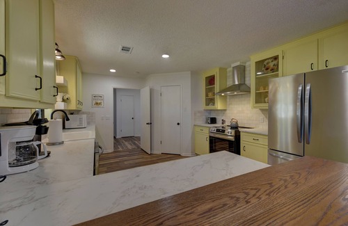 Fayetteville Otro | Meadow View Ranch House - A spacious 4-bedroom farmhouse in the Round Top area