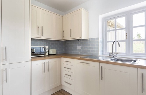 Coln St Aldwyns Cabaña | Meadow View 2, Coln St. Aldwyns, Cotswolds - acomoda 4 personas en 2 habitaciones
