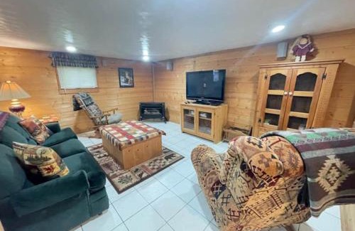 Bryson City Casa | Meadowbrook, a spacious 3-bedroom cabin in Bryson City, NC, perfect for up to 8 guests.