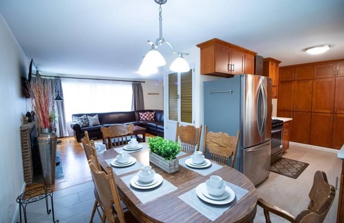 Meadowbrook Casa | Modern Eclectic 3 BR Home - A minutos de DT Seattle