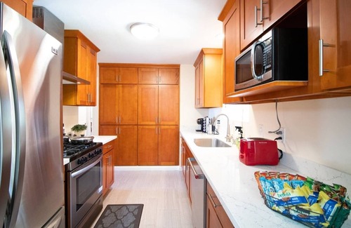 Meadowbrook Casa | Modern Eclectic 3 BR Home - A minutos de DT Seattle