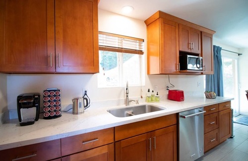 Meadowbrook Casa | Modern Eclectic 3 BR Home - A minutos de DT Seattle