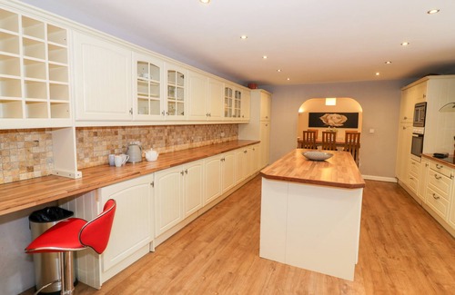 Shatterford Cabaña | MEADOWFALL AT SHATTERFORD LAKES, family friendly in Shatterford