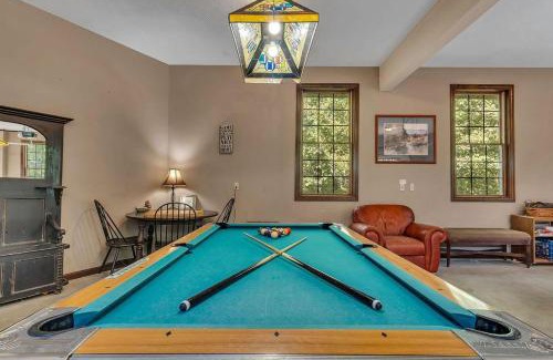 Blue Eye Cabina | Meadows Edge Lodge with GameRoom