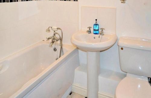 Fowey Casa | Meadowside Apartment
