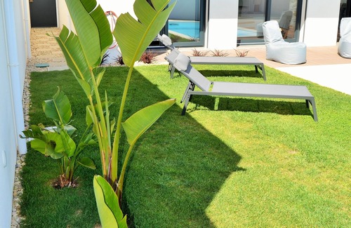 Fornos Casa | Meco Beach and Pool Villa