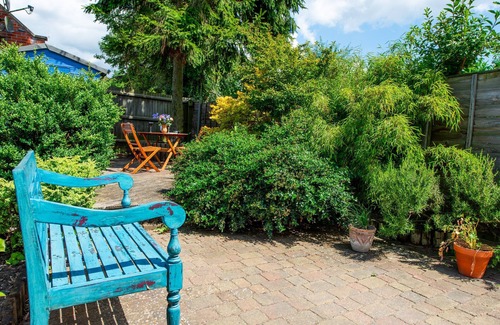 Hadleigh Cabaña | Meddlars a historic cottage on the countryside edge of a vibrant Market Town