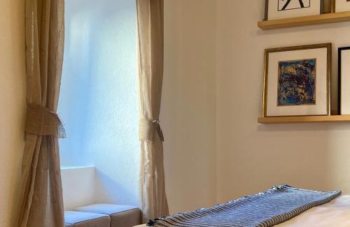 Risan Apartamento | Medieval Beachside Retreat