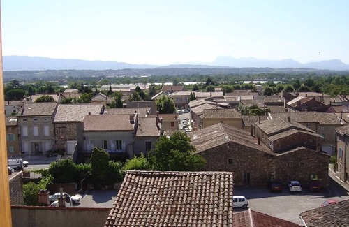 Charmes-sur-Rhone Casa | Casa medieval, personaje, Muy hermosa vista, Terraza, Chimenea, Piano, Natación en el río