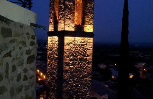 Charmes-sur-Rhone Casa | Casa medieval, personaje, Muy hermosa vista, Terraza, Chimenea, Piano, Natación en el río