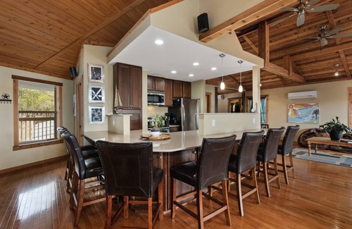 Lakehills Casa | Medina Lake Villa - Stunning Lakeviews, Waterfront Access & Pool