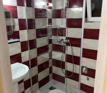 Szantod Apartamento | Mediterán Fedett Medencés Apartmanház