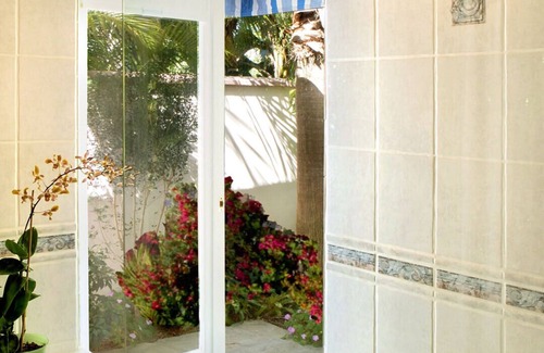 White Street Gallery District Casa | Mediterranean Caribbean Villa ~ Private Pool, Pet Friendly