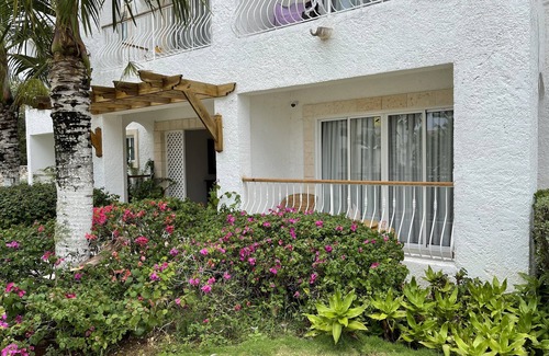 Dominicus Condominio | Mediterranean Condo Surrounded by Turquoise Water