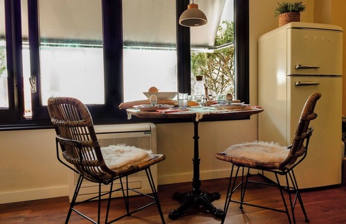 Sant Andreu de Llavaneres Apartamento | Mediterranean Sea-View Loft on Estate near Barcelona – nature, pool & wellness