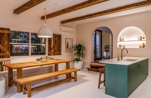 Mount Coolum Casa | Mediterranean Style Beachside Abode. Heated Pool in Winter