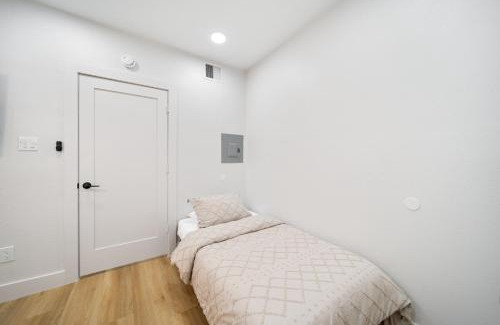 Greater East End Apartamento | Mediterranean Villa #2 at East Downtown