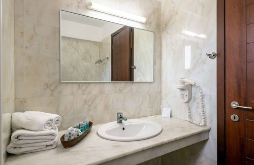 Hersonissos Centre Complejo | Mediterraneo Hotel - All Inclusive